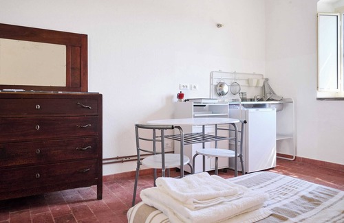 Riotorto Apartment | Room 'Camera 4 - Del Ponti' with Shared Garden and Wi-Fi