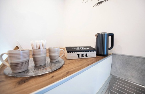 Gavardo Apartment | Room 'Camera Jungle' with Mountain View, Private Terrace and Wi-Fi