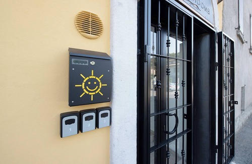 Gavardo Apartment | Room 'Camera Jungle' with Mountain View, Private Terrace and Wi-Fi