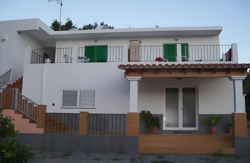Santa Eulalia del Rio Apartment | Room 'Doble - 4' with Mountain View, Wi-Fi and Air Conditioning