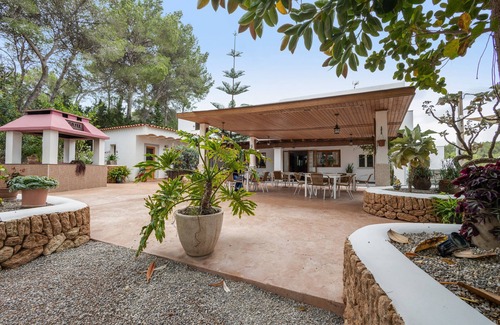Santa Eulalia del Rio Apartment | Room 'Doble - 4' with Mountain View, Wi-Fi and Air Conditioning