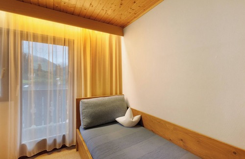 Valle Aurina Apartment | Room 'Ederhof 10' with Mountain View, Shared Terrace and Wi-Fi