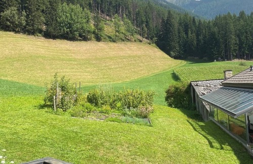 Valle Aurina Apartment | Room 'Ederhof 3' with Mountain View, Shared Terrace and Wi-Fi