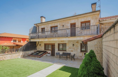 Palacios de la Sierra Apartment | Room 'El Castillo' with Shared Terrace, Shared Garden and Wi-Fi