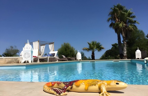 Saint-Nazaire Apartment | Room 'Esprit Du Sud' with Shared Pool, Wi-Fi and Air Conditioning