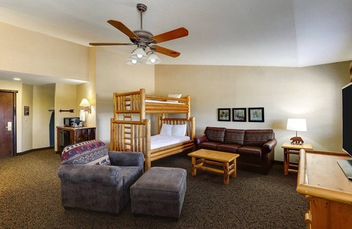 Columbia Hotel | Room for the Crew! Expanded King & Bunk Bed, Stoney Creek | 2 Units