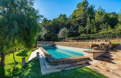 Puigpunyent Apartment | Room 'Habitación 2' with Mountain View, Shared Pool and Wi-Fi