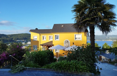 Faro Apartment | Room 'Habitacion 202' with Sea View, Shared Terrace and Wi-Fi