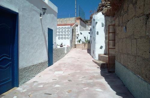 Fasnia Apartment | Room in a typical Canary Islands cave, accessible for disabled people.