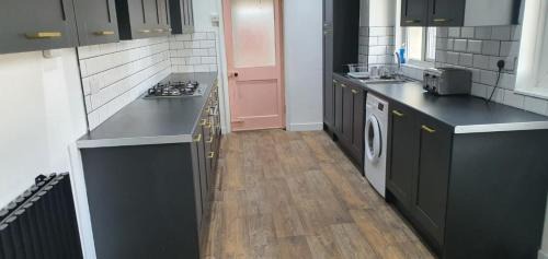 Leicester House | Room in Guest room - Comfortable Double Room in Leicester