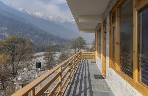 Manali Cottage | Room in Manali, River and Mountain View middle of apple orchard, Quit place 7