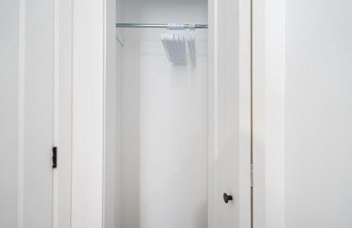 Shaughnessy Village Apartment | Room in montreal