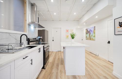 Shaughnessy Village Apartment | Room in montreal