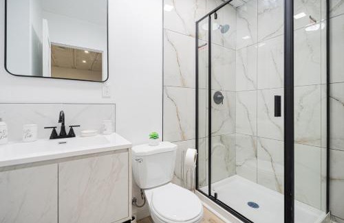 Shaughnessy Village Apartment | Room in montreal