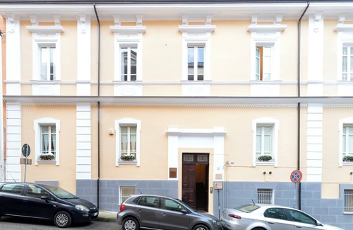 Sassari House | Room 'Kentia' with Shared Terrace, Wi-Fi and Air Conditioning