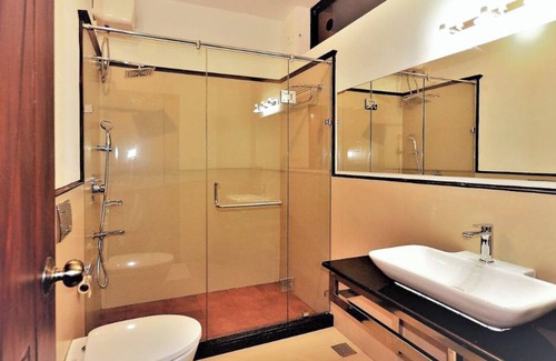 Vazhavatta Hotel | Room-lakerose Wayanad Resort - Superior