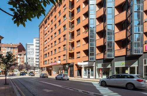 Distrito Llano Apartment | Room 'Londres' with Wi-Fi