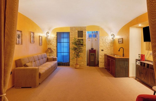 Meta Apartment | Room 'Matrimoniale Mansardata' with Shared Terrace, Wi-Fi and Air Conditioning