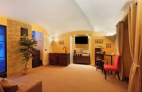 Meta Apartment | Room 'Matrimoniale Mansardata' with Shared Terrace, Wi-Fi and Air Conditioning