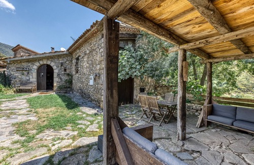 Montagut Apartment | Room 'Monastrell' with Mountain View, Shared Pool and Shared Terrace
