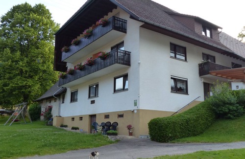 Simonswald Apartment | Room 'Nr 4' with Shared Terrace, Shared Garden and Wi-Fi