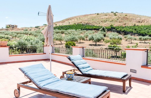 Montallegro Apartment | Room 'Terrazza' with Mountain View, Wi-Fi and Air Conditioning
