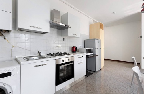 Pizzoletta Apartment | Room 'Tripla Con Balcone' with Shared Terrace, Wi-Fi and Air Conditioning