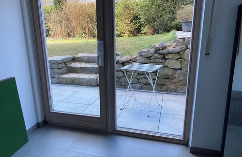 Roesrath Apartment | Room up to 4 people with bathroom and terrace just before Cologne/Messe