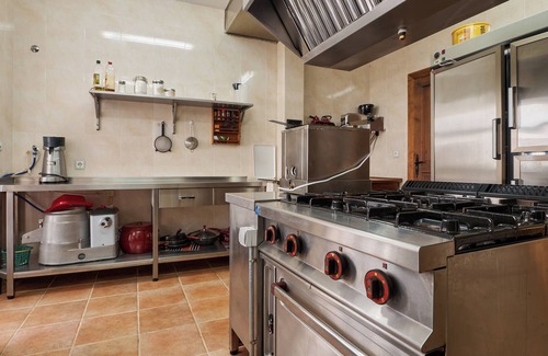 Santa Cruz de Montes House | Room 'Vidriales Con Chimenea' with Mountain View, Shared Garden and Wi-Fi