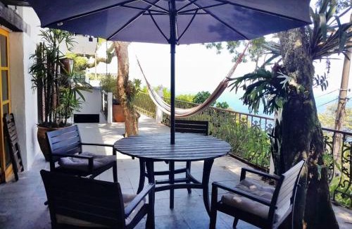 Vidigal Apartment | room with a view of the ocean