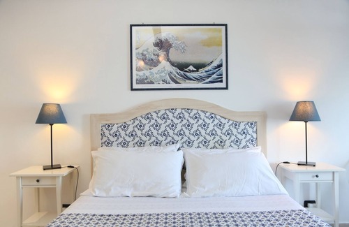 Old Town House | Room with balcony and beautiful sea view in the old town