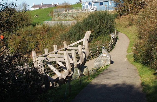 Aberporth Apartment | Room with balcony for two