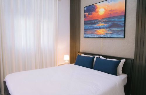 Katana Villa | Room With Balcony View + Queen Size Bed