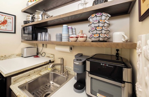 Grantsdale Apartment | Room With Private Entrance & Private Bathroom & W/D