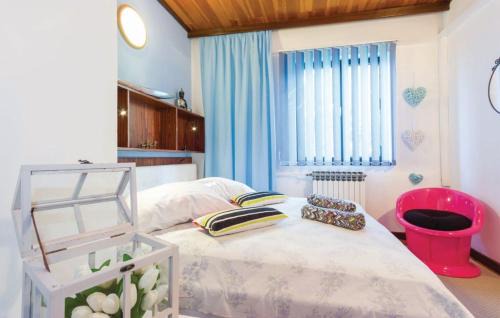 Sarsoni House | Rooms Croatia with parking, kitchen and dining area for guests