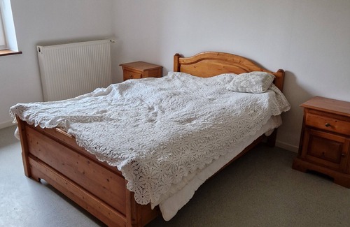 Vendresse Bed & Breakfast | Rooms for rent vendresse region 2 bedrooms upstairs plus a living room ground floor Land,