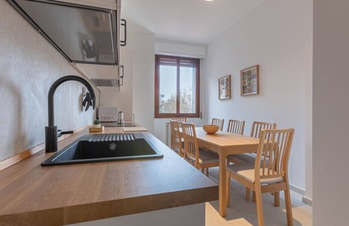 Historic Center Apartment | Roomy Apartment near UniBo & Porta San Donato