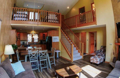 Clymer Condo | Roomy Beautiful Golf/Ski Condo