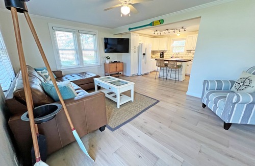 Port Austin House | Roomy house in downtown P.A. Walk to everything. Bikes included. Dog-friendly.