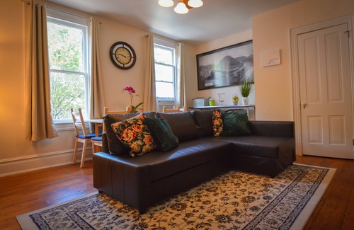 Jim Thorpe Apartment | Roomy Immaculate Suite-Historic Downtown-Walk Everywhere, Dog Friendly + Parking