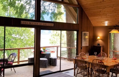 Sudden Valley House | Roomy Lake View Chalet w/ Lg decks & EV Charging! Steps to lake beach!