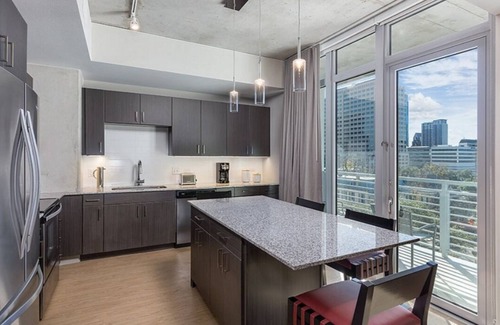 Market District Resort | Roomy Studio at Austin Resort! Complete with Rooftop Pool, Fire Pit, and More!
