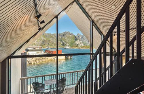 Henningsvaer Apartment | Rorbuleilighet Lysøysundet 1G