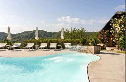 Camino Apartment | Rosé House, hills view in wine region. Romantic private sauna&hydro. Summer pool