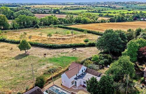 Bredons Norton Cottage | Rose Cottage, Bredons Norton - sleeps 8 guests in 3 bedrooms