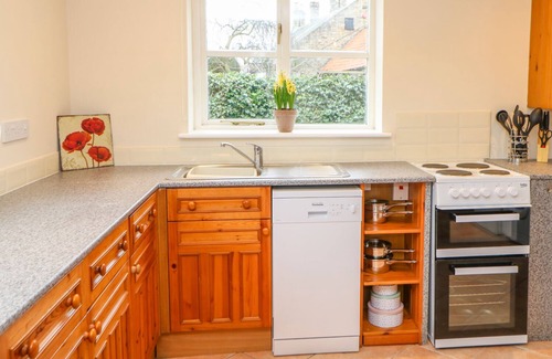 Winston Cottage | ROSE COTTAGE, family friendly, character holiday cottage in Winston