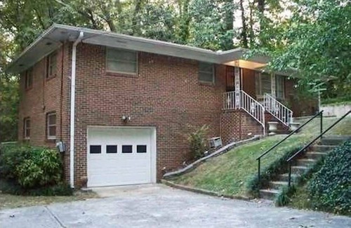 New Castle House | Rose Drive Brickstone 8