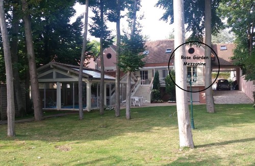 Giverny Bed & Breakfast | Rose Garden Mezzanine