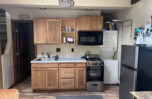 Woodland Park Cabin | Rose Mountain Escape is peaceful with beautiful views and we are pet friendly.