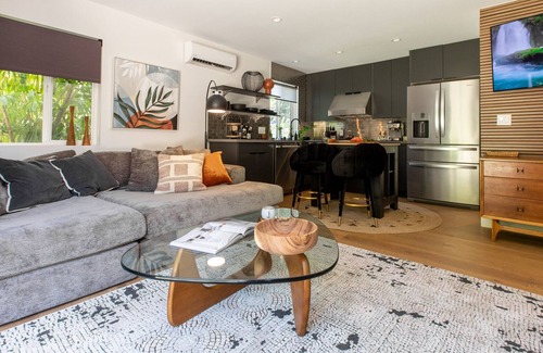 Altadena Apartment | Rosebowl, Heated Pool, Spa, BBQ, Hoops